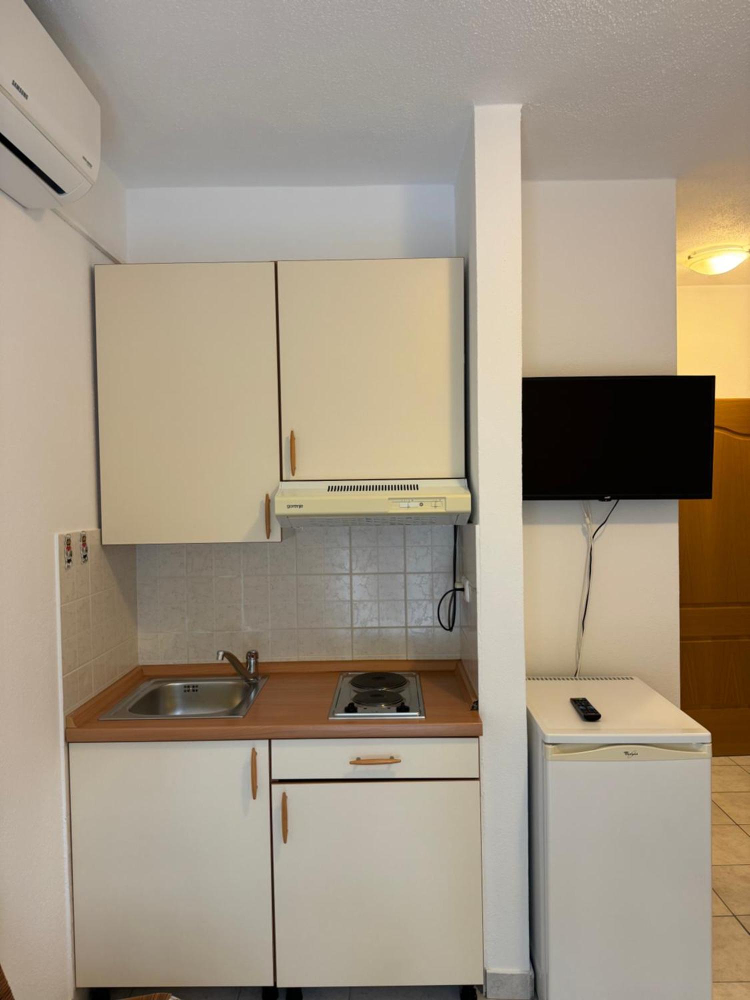 House 100M From The Beach With Free Parking And Breakfast 巴什卡沃达 外观 照片