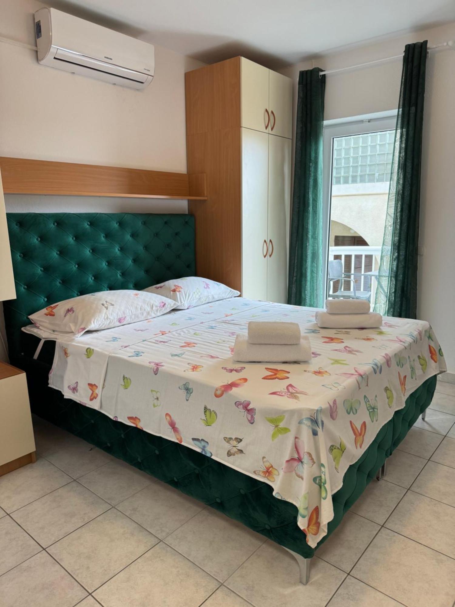 House 100M From The Beach With Free Parking And Breakfast 巴什卡沃达 外观 照片