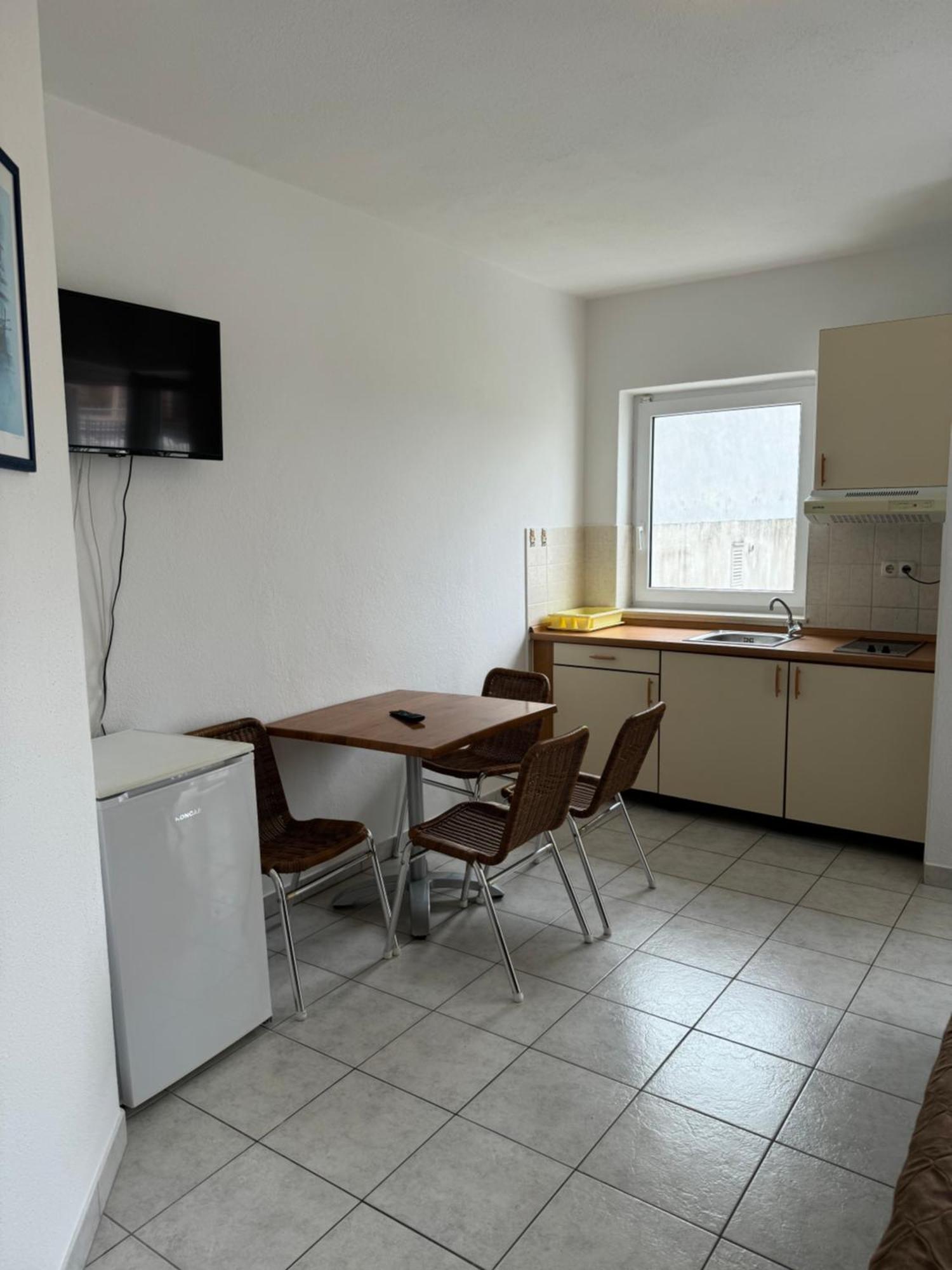 House 100M From The Beach With Free Parking And Breakfast 巴什卡沃达 外观 照片